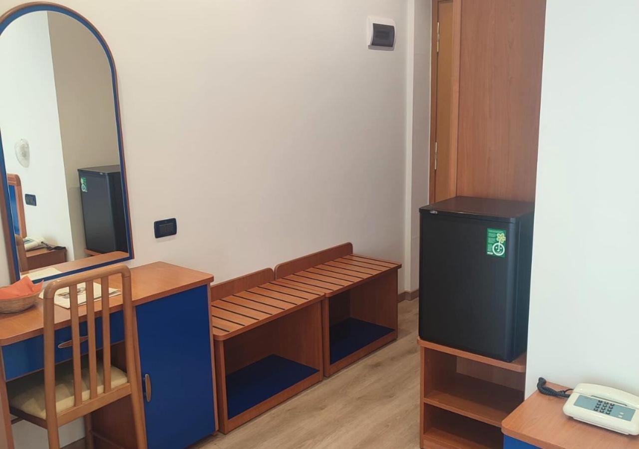 Hotel Riviera B&B ميسانو ادرياتيكو المظهر الخارجي الصورة